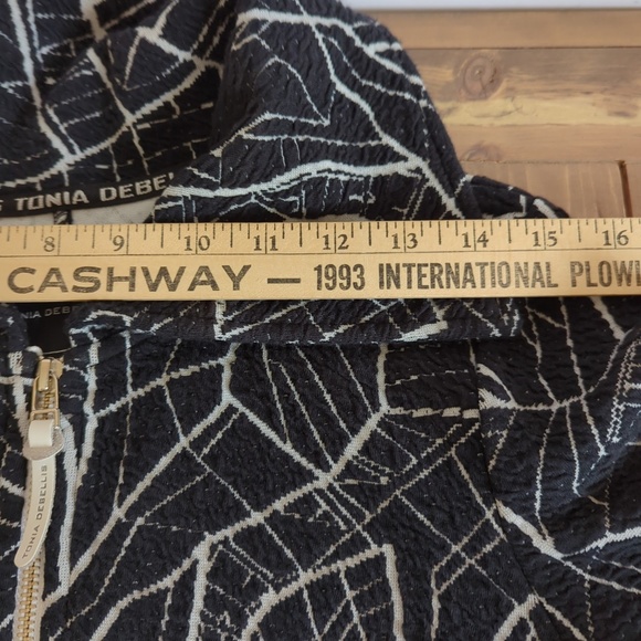 Tonia DeBellis Black White Abstract Print Jacket - Picture 10 of 14